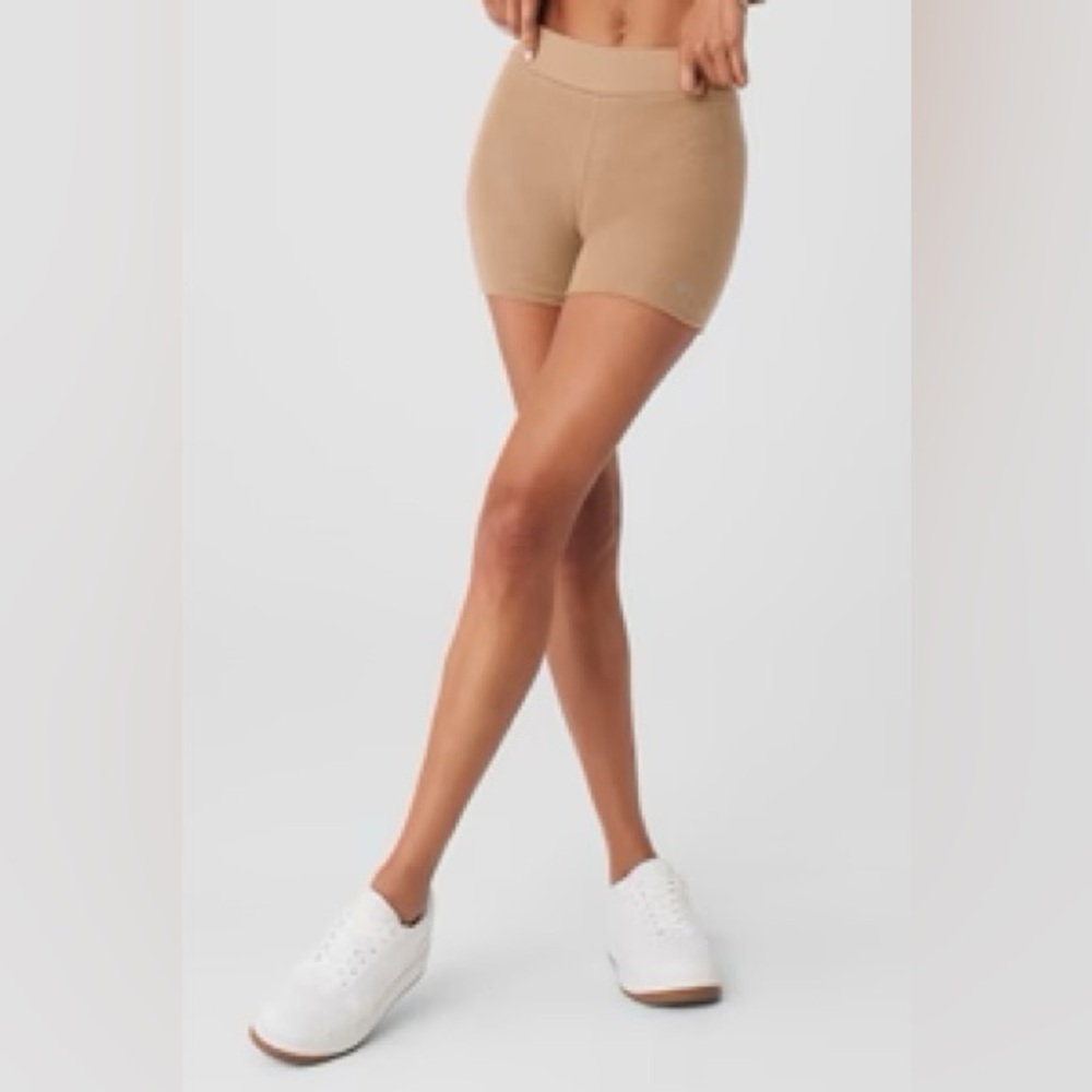 Alo Yoga Alolux High-Waist Me Time Short - Toasted Almond